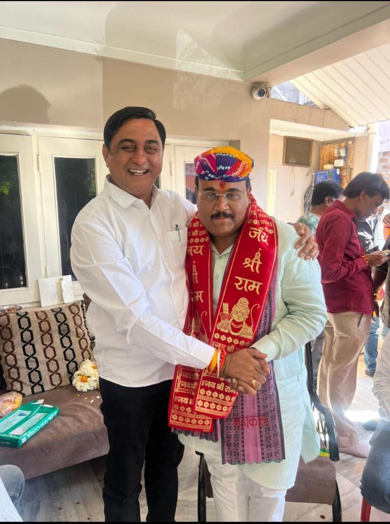 जिला उपाध्यक्ष विश्वास पांडे ने नवागत इंदौर अध्यक्ष मिश्रा का किया स्वागत