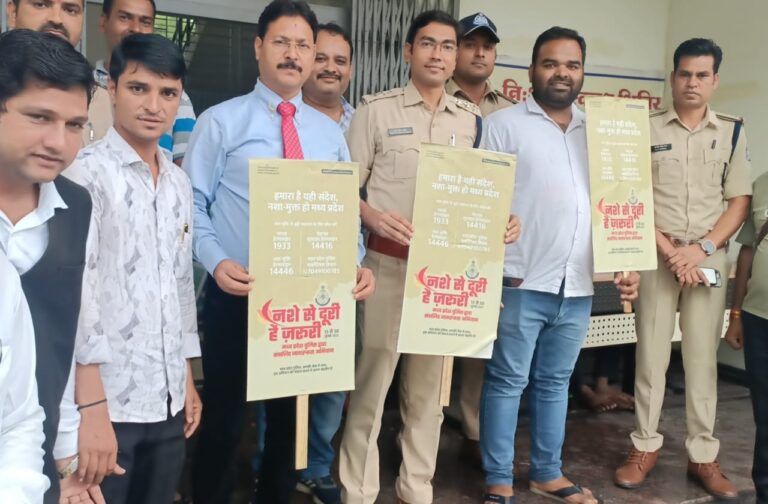 देपालपुर में वृहद नि:शुल्क स्वास्थ्य शिविर संपन्न, बारिश के बावजूद उमड़ी भीड़ – ‘उम्मीदों वाली बस’ बनी आकर्षण का केंद्र