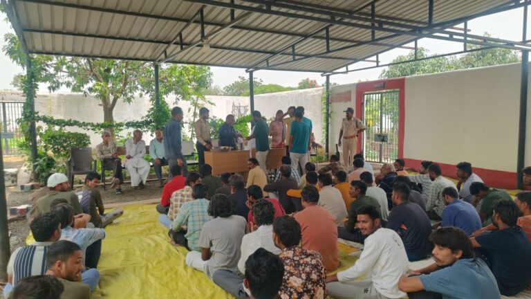 सब जेल देपालपुर में रक्षाबंधन पर प्रजापिता ब्रह्माकुमारी बहनों ने बांधी राखी, बंदियों को दिलाई सद्‌गुणों की शपथ