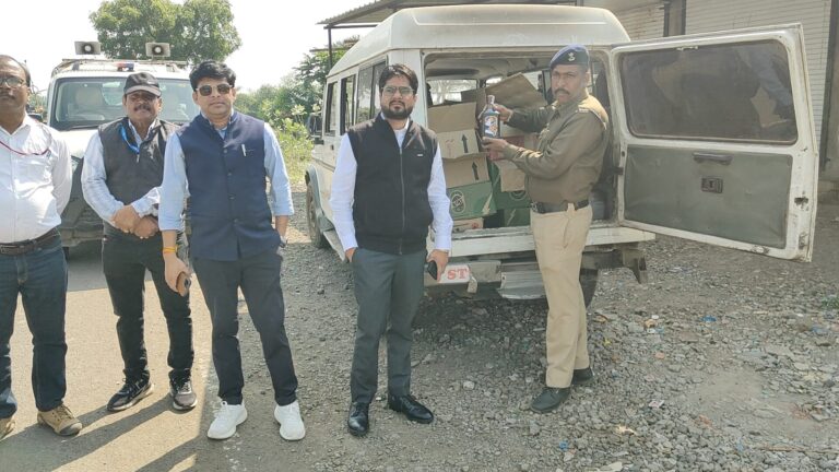 जनता के जननायक बने महू एसडीएम राकेश परमार