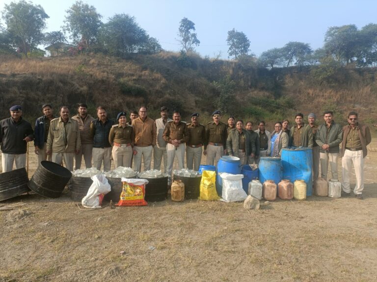 महू क्षेत्र में अवैध मदिरा के विरुद्ध आबकारी विभाग की बड़ी कार्रवाई, 10 प्रकरण दर्ज