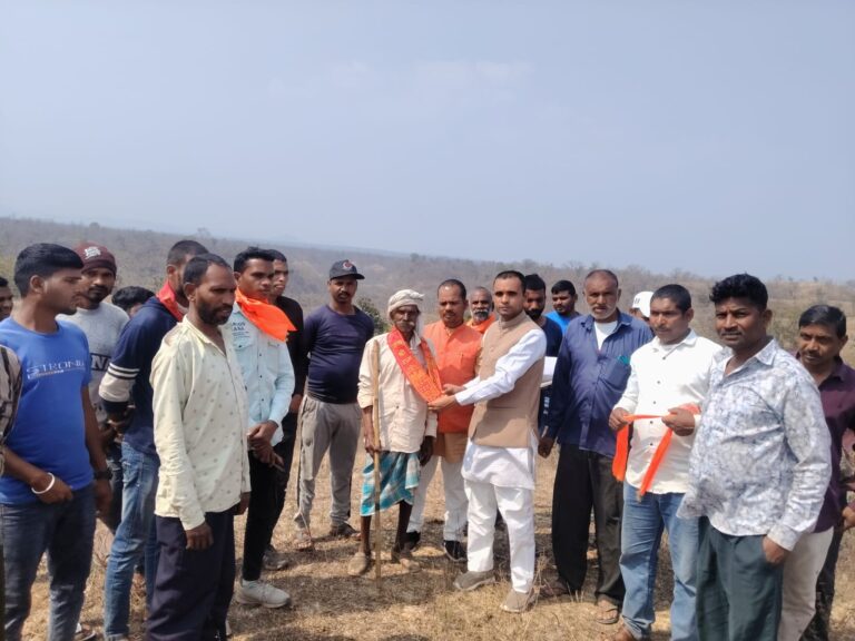 पिपलिया पंचायत का सघन दौरा, जल संकट के समाधान हेतु तुरंत बोरिंग स्वीकृत