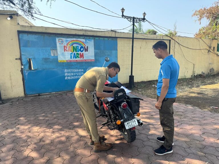 महू में हनीट्रैप का सनसनीखेज मामला, दो युवतियों व एक युवक पर केस दर्ज, भेजा जेल, एक और पीड़ित आया सामने, पुलिस जांच में जुटी