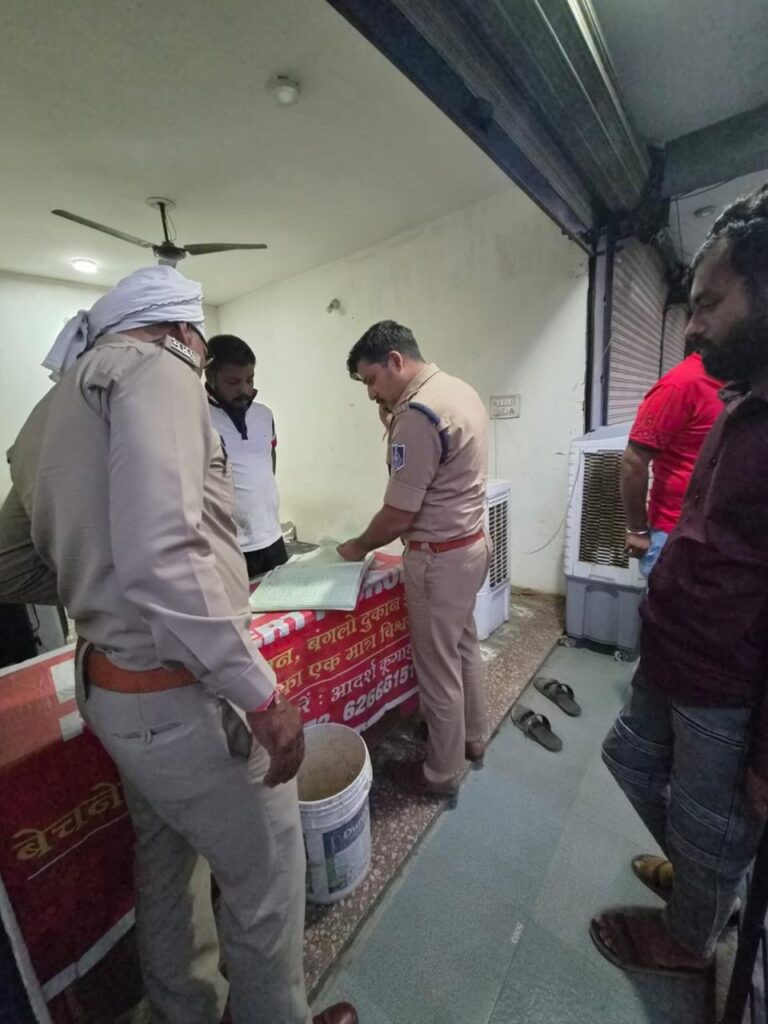 खुडैल क्षेत्र में किरायेदारों व मजदूरों की जानकारी नहीं देने वालों पर पुलिस की कार्रवाई