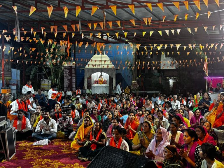1100 हनुमान चालीसा सामूहिक पाठ का भव्य आयोजन