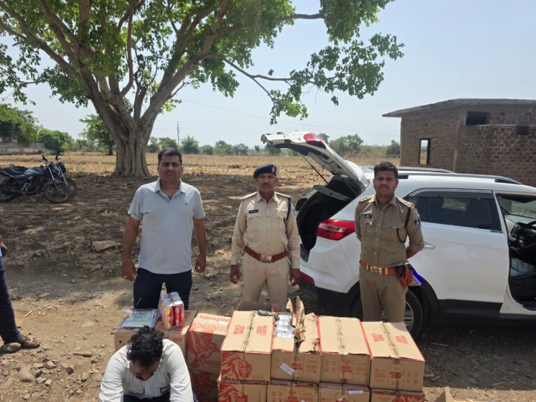 फोरलेन पर शराब तस्करी की बड़ी खेप पकड़ाई, क्रेटा से 29 पेटी अंग्रेजी शराब जब्त